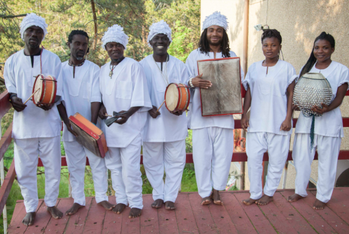 洋楽 Afrobuddha meets Kakatsitsi Drummers Obame | Afrobuddha meets Kakatsitsi Drummers | Round in Motion